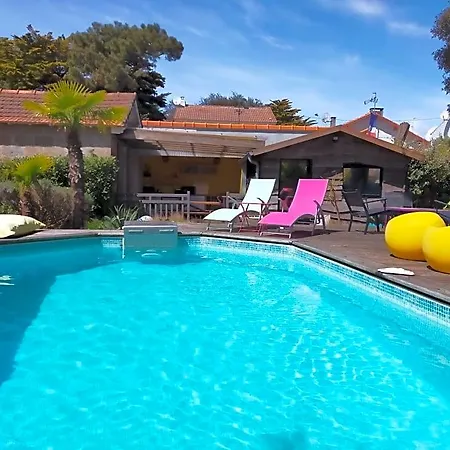 Le Gage Location De Vacance A La Semaine Holiday home *